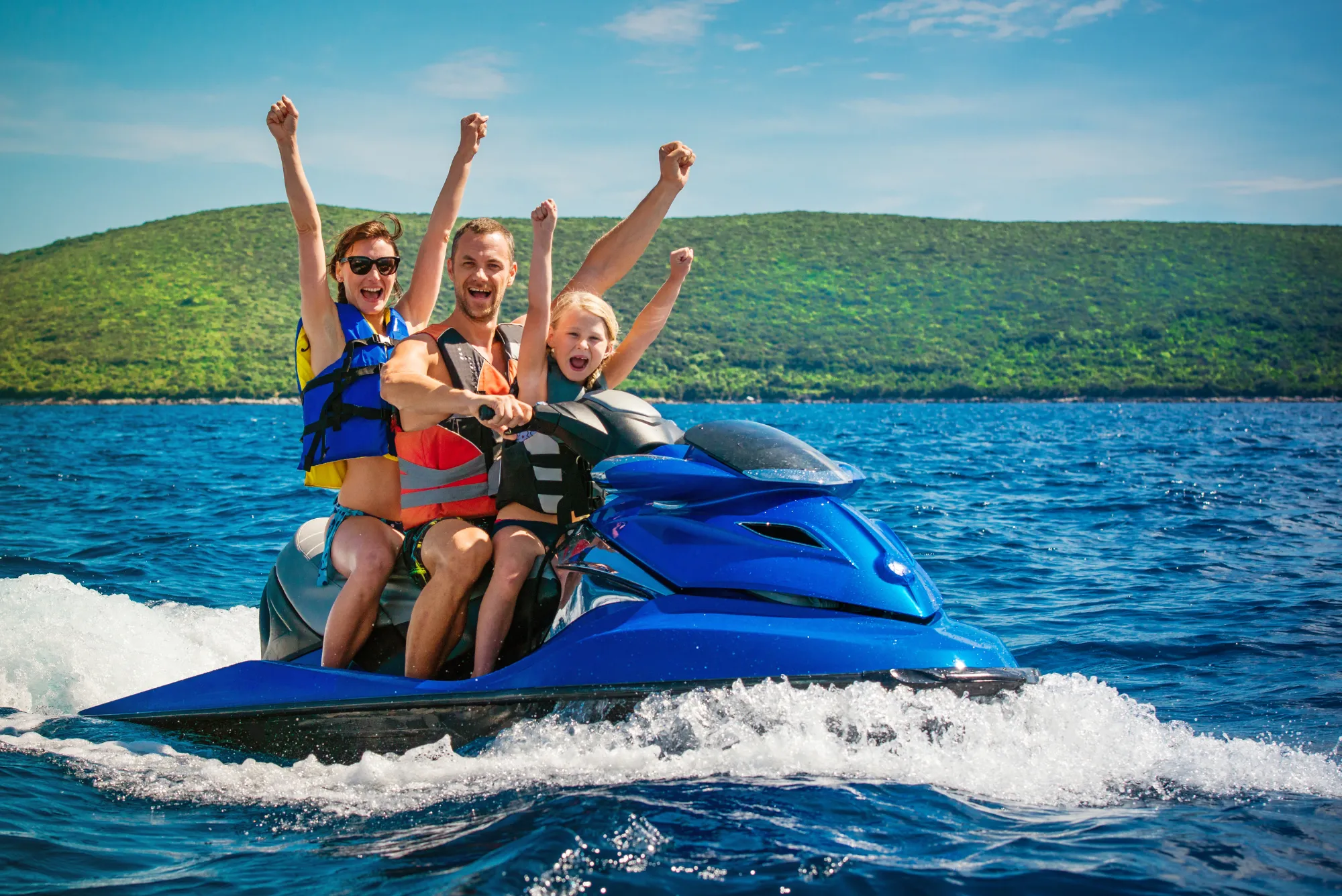 How safe are family boat rides in Dubai